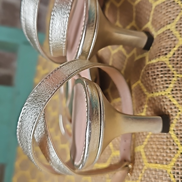 NWOT! J. Crew Gold Shimmer Special Occasion Sandals - Picture 5 of 6